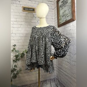 Umgee Women's Dalmation Print Balloon Ruffle Sleeve Tunic top